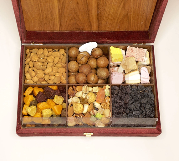 باکس هدیه آجیل شب یلدا سپیدار اقتصادی زرچین 2