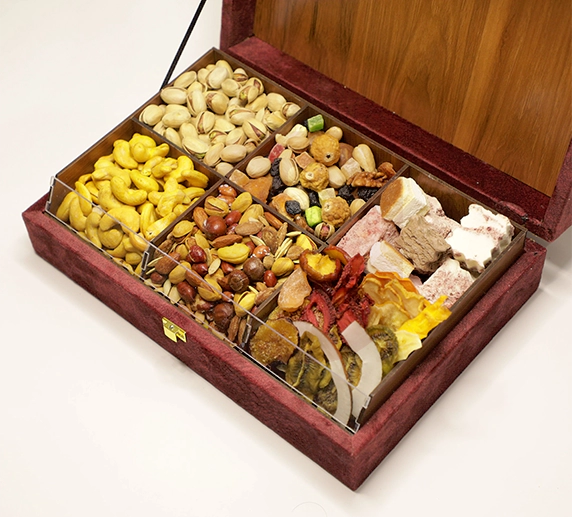 باکس هدیه آجیل شب یلدا سپیدار لوکس 2