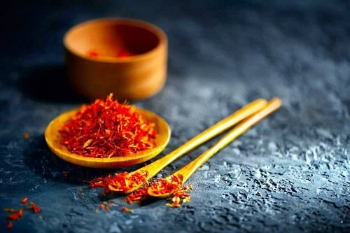 زعفران برای کم کاری تیروئید