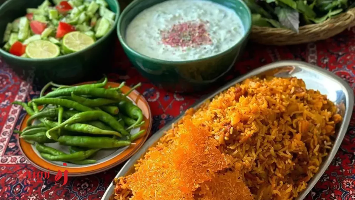 دمی گوجه فرنگی با ادویه های مختلف