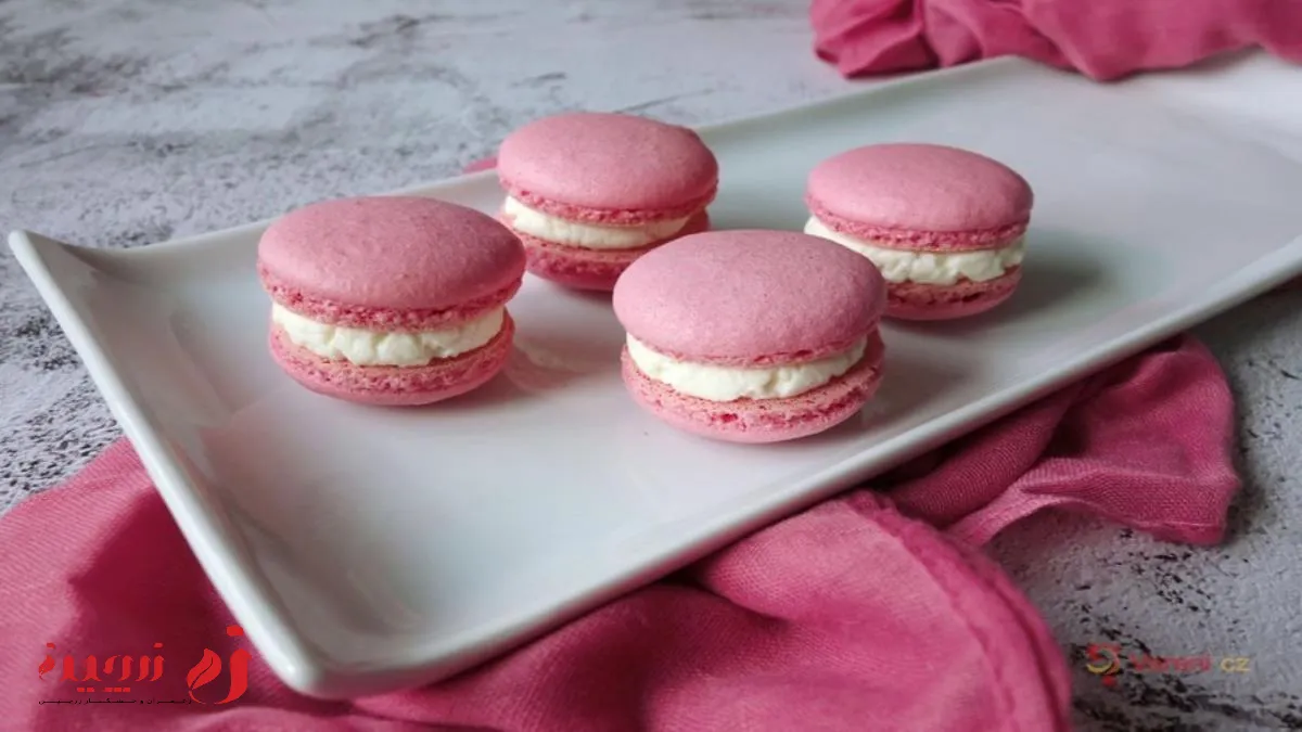 طرز تهیه شیرینی لطیفه توت فرنگی